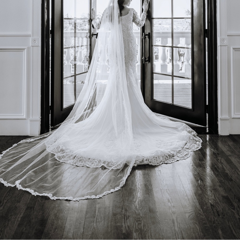 Wedding Dress​​ - Picture 5 of 8
